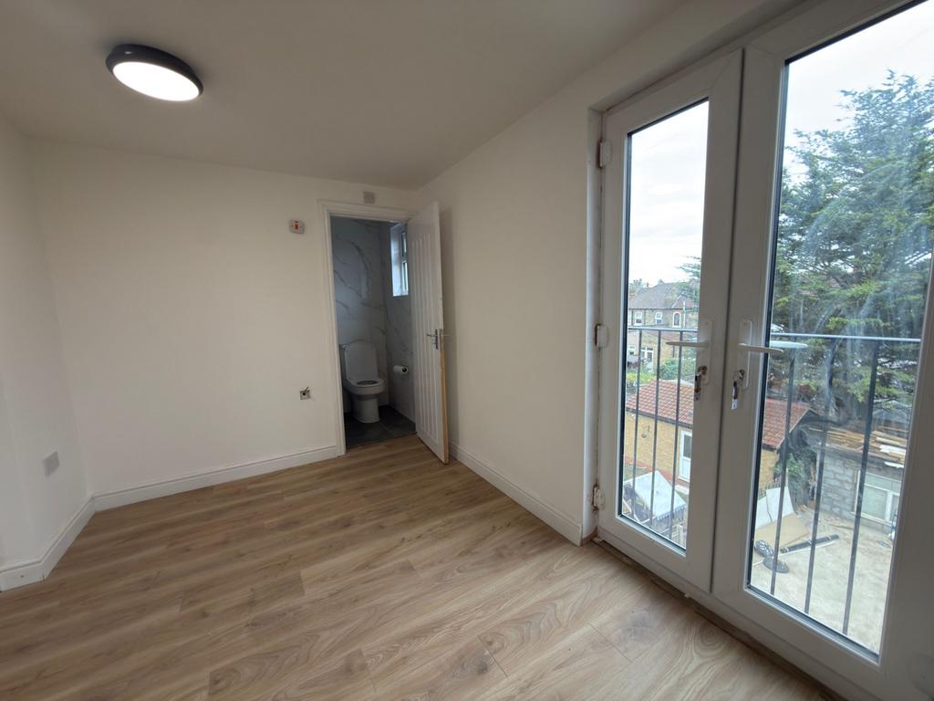 House in ilford - More
