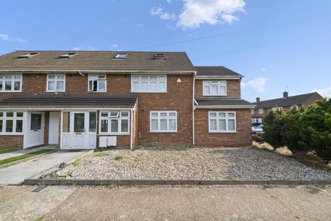 3 bedroom maisonette for sale, Newbury Close, Northolt