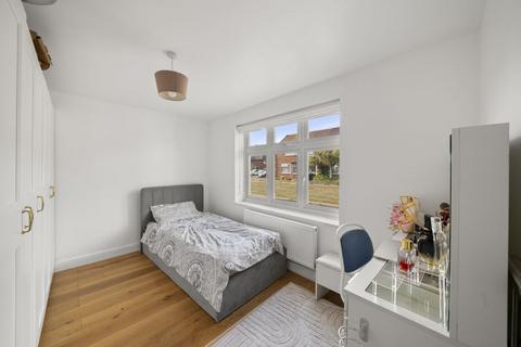 3 bedroom maisonette for sale, Newbury Close, Northolt