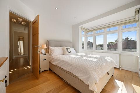 4 bedroom terraced house for sale, Headstone Gardens, Harrow