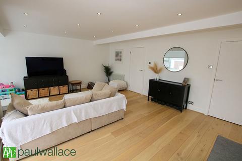 3 bedroom semi-detached house for sale, 28 Moorhurst Avenue Goffs Oak