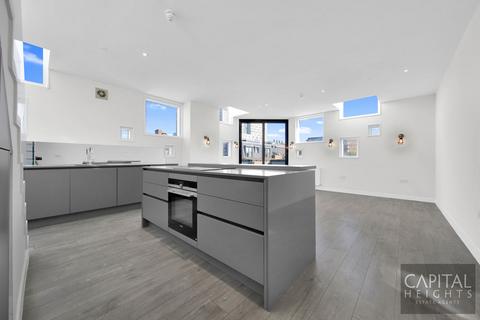 2 bedroom apartment to rent, Varden Street, London