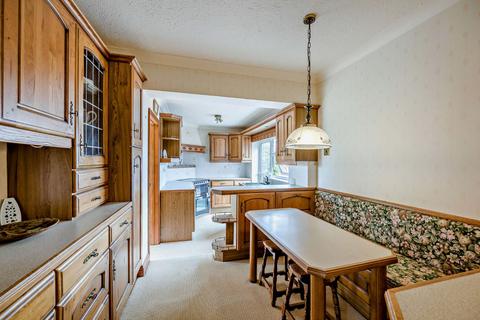 3 bedroom bungalow for sale, Moorhurst Avenue, Goffs Oak EN7