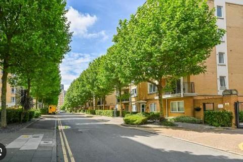2 bedroom flat to rent, Sail Court, 15 Newport Avenue, East India Quay, London, E14 2DQ
