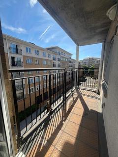 2 bedroom flat to rent, Sail Court, 15 Newport Avenue, East India Quay, London, E14 2DQ