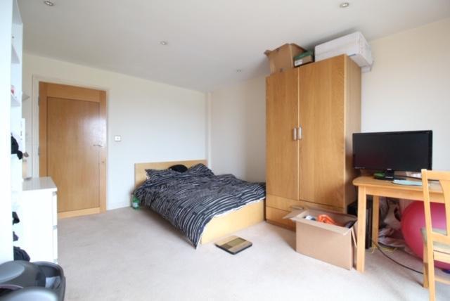 Apartment in East India Dock - View 2