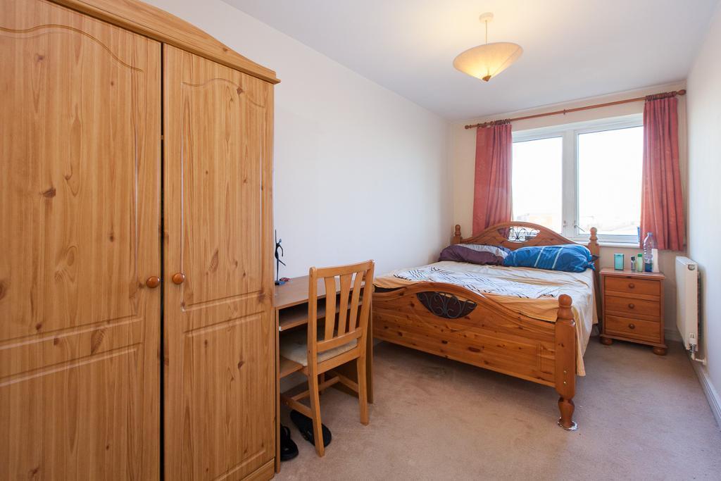 Apartment in East India Dock - View 4