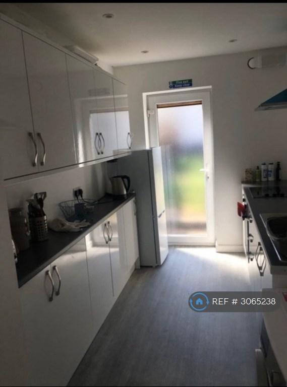 House in London - View 5
