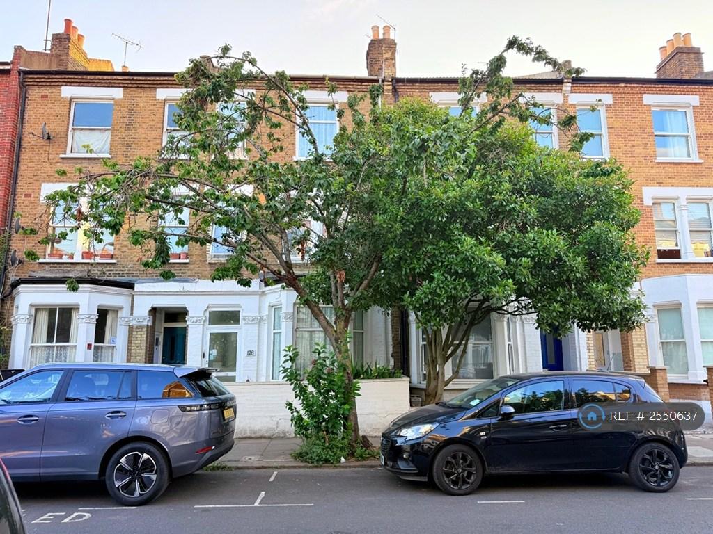 House in London - View 2