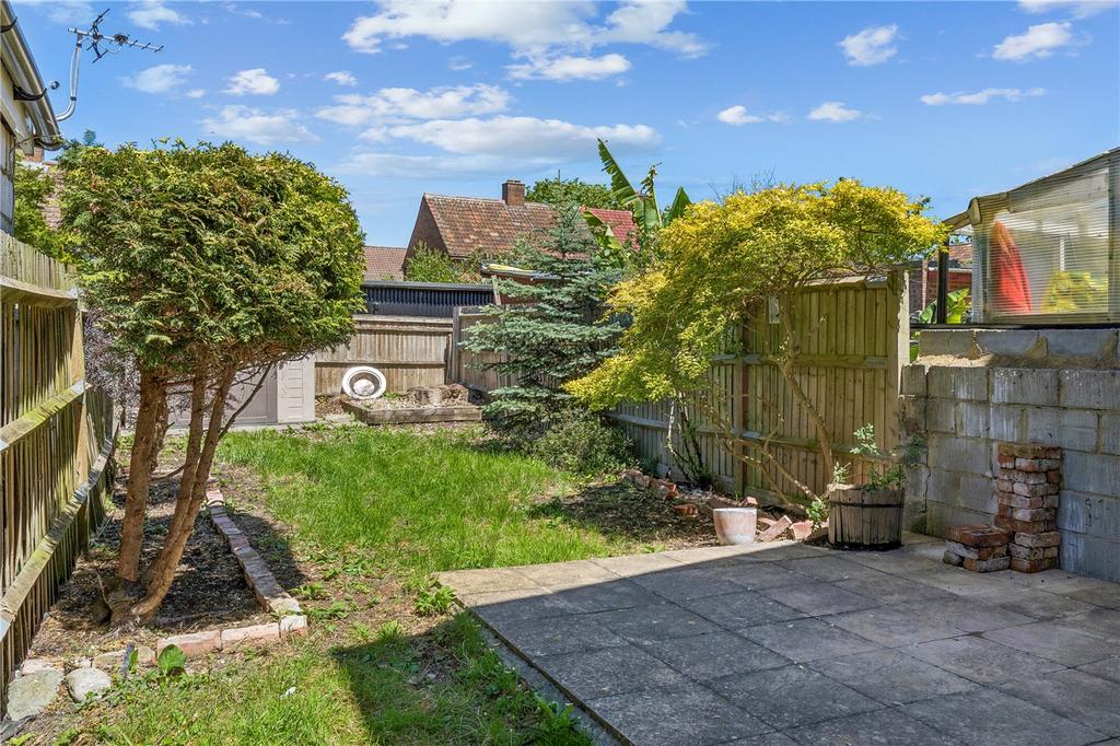 Apartment in Mitcham - View 2