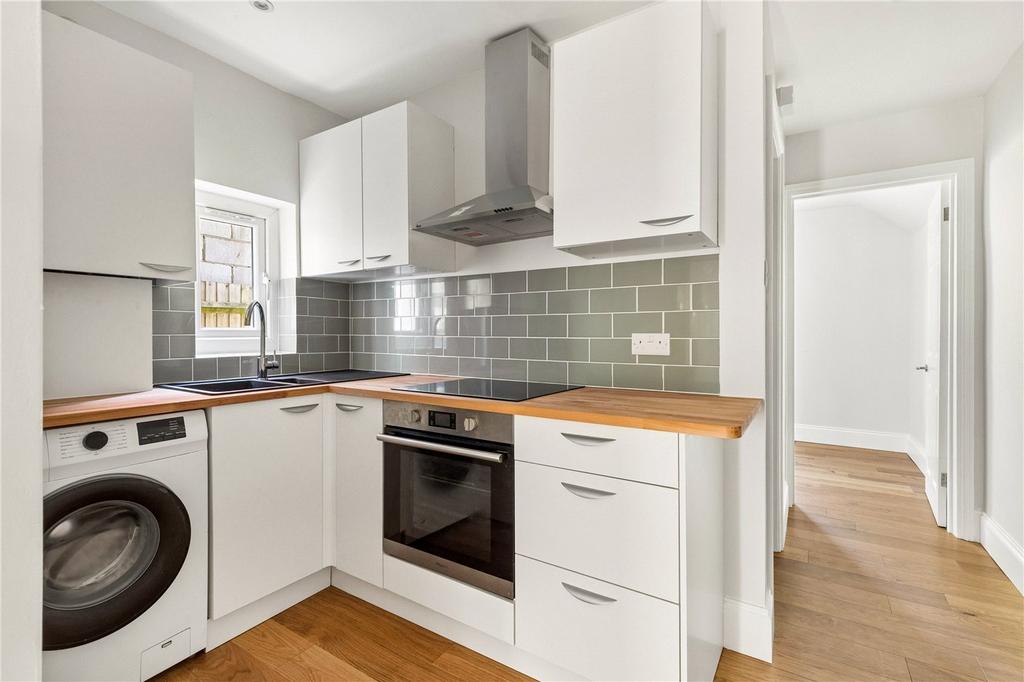 Apartment in Mitcham - View 4