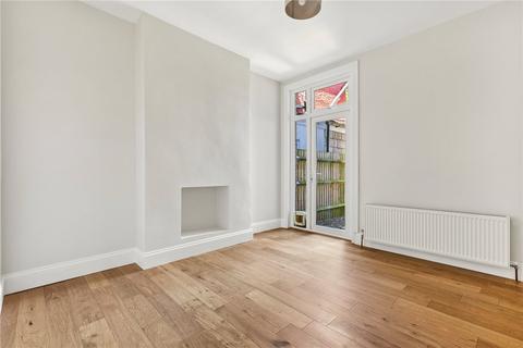 2 bedroom apartment to rent, Crusoe Road, Mitcham CR4