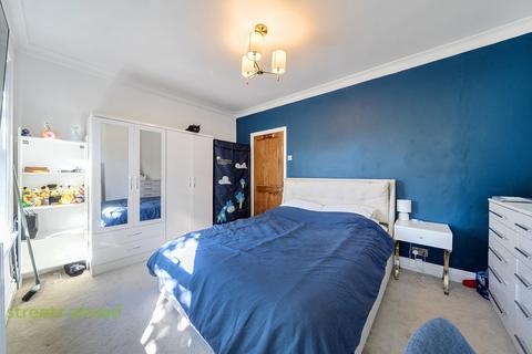 undefined, Stoats Nest Road, Coulsdon, CR5