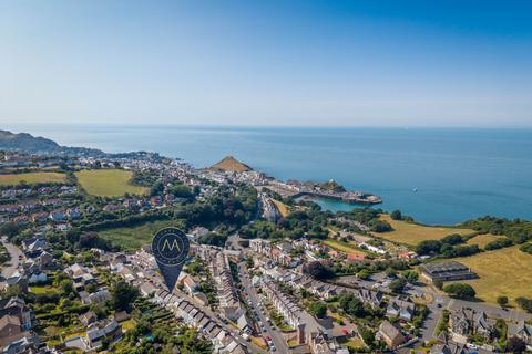 3 bedroom terraced house for sale, Champernowne Crescent, Ilfracombe