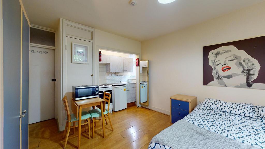Apartment in London - View 4