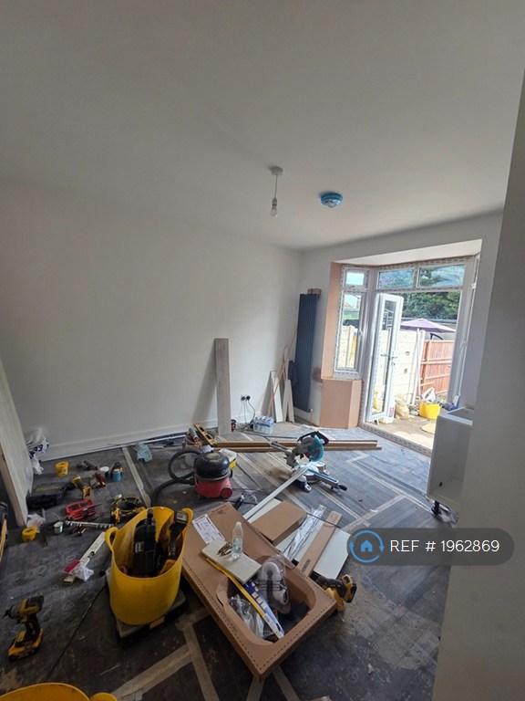 House in London - View 3