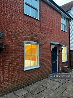 2 bedroom flat to rent, Hospital Lane, Canterbury, CT1