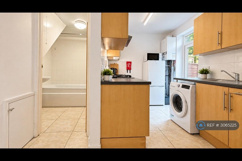House in London - View 5