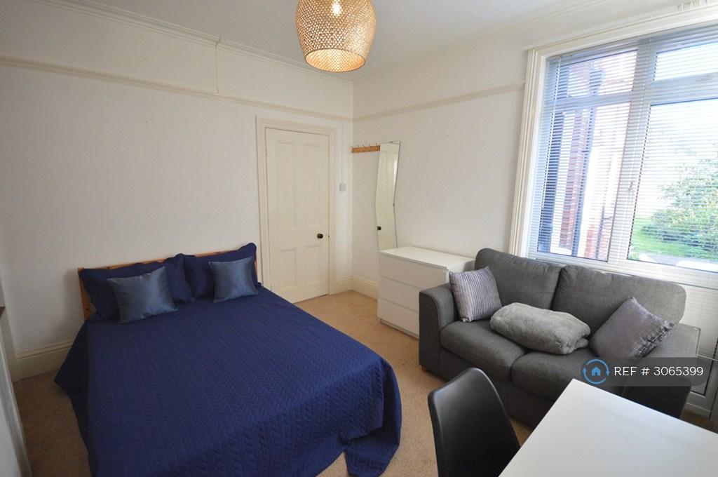 Apartment in Bournemouth - More