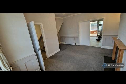 4 bedroom terraced house to rent, Bushey Road, Hayes, UB3