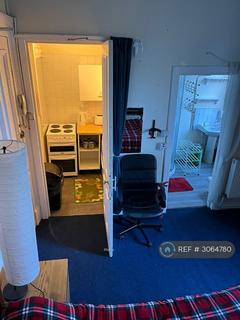 Studio to rent, Hillhead, Glasgow, G12