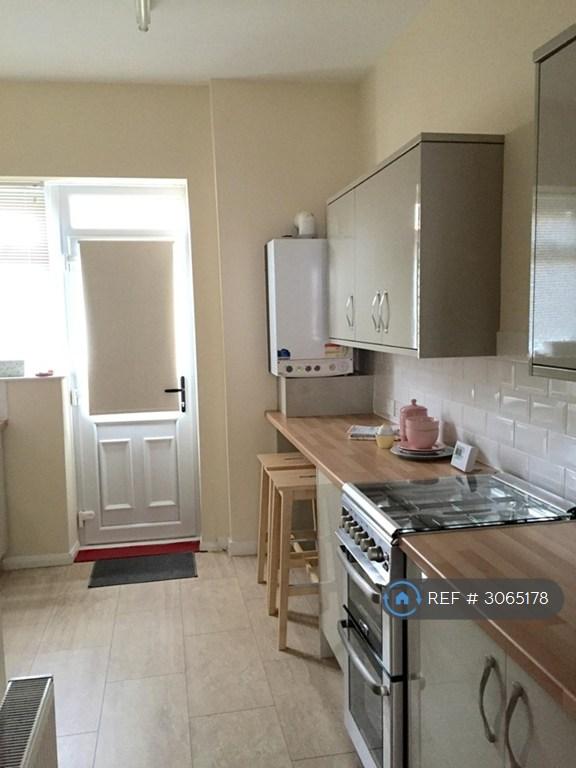 Apartment in Newcastle Upon Tyne - View 2