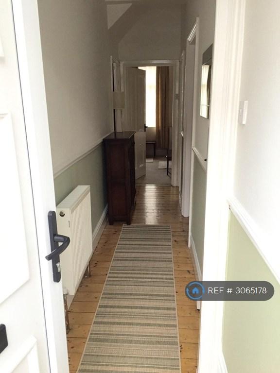Apartment in Newcastle Upon Tyne - View 3