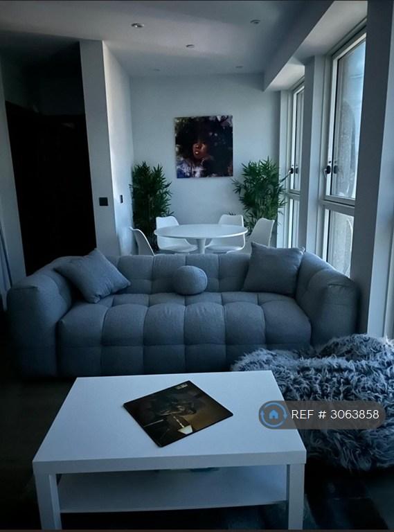 Apartment in Croydon - View 2