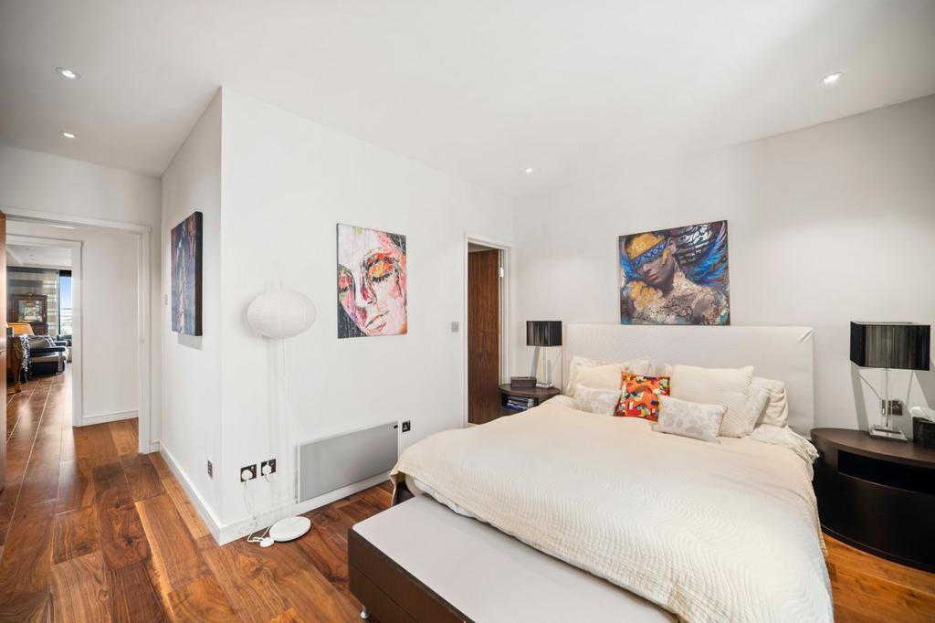 Apartment in London - More