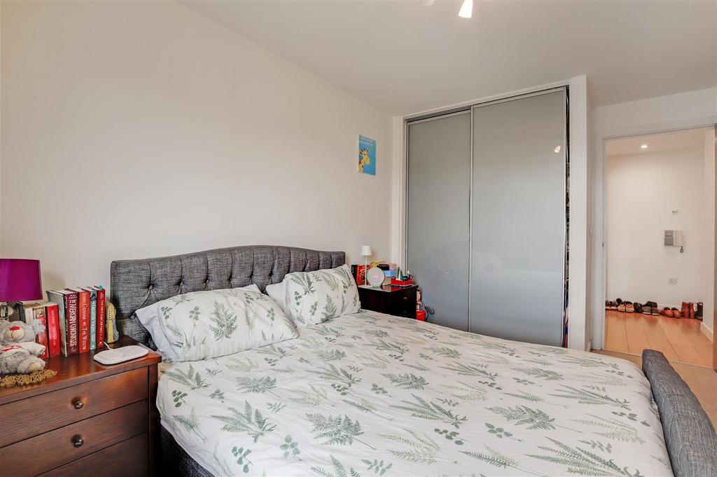 Apartment in Lewisham - More