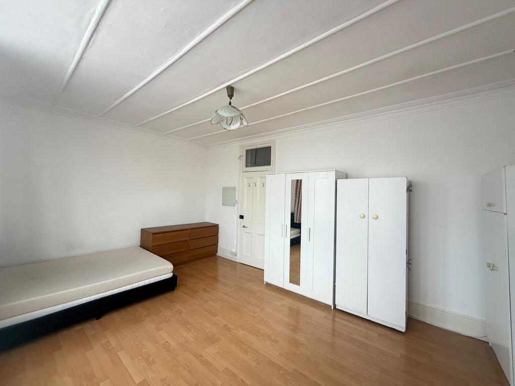 Apartment in London - View 3