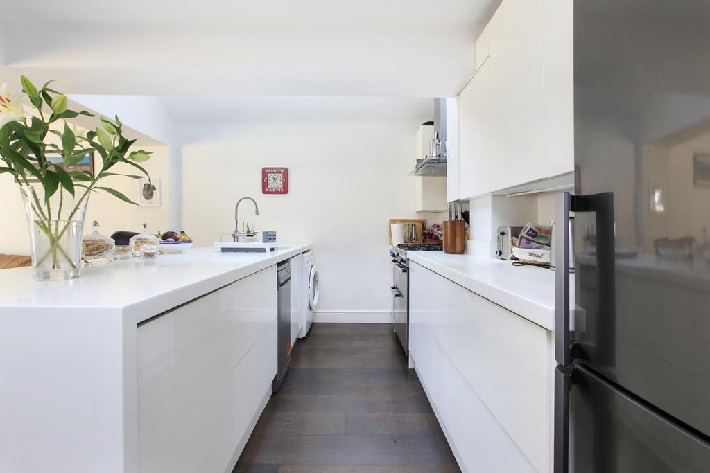 Apartment in London - View 3