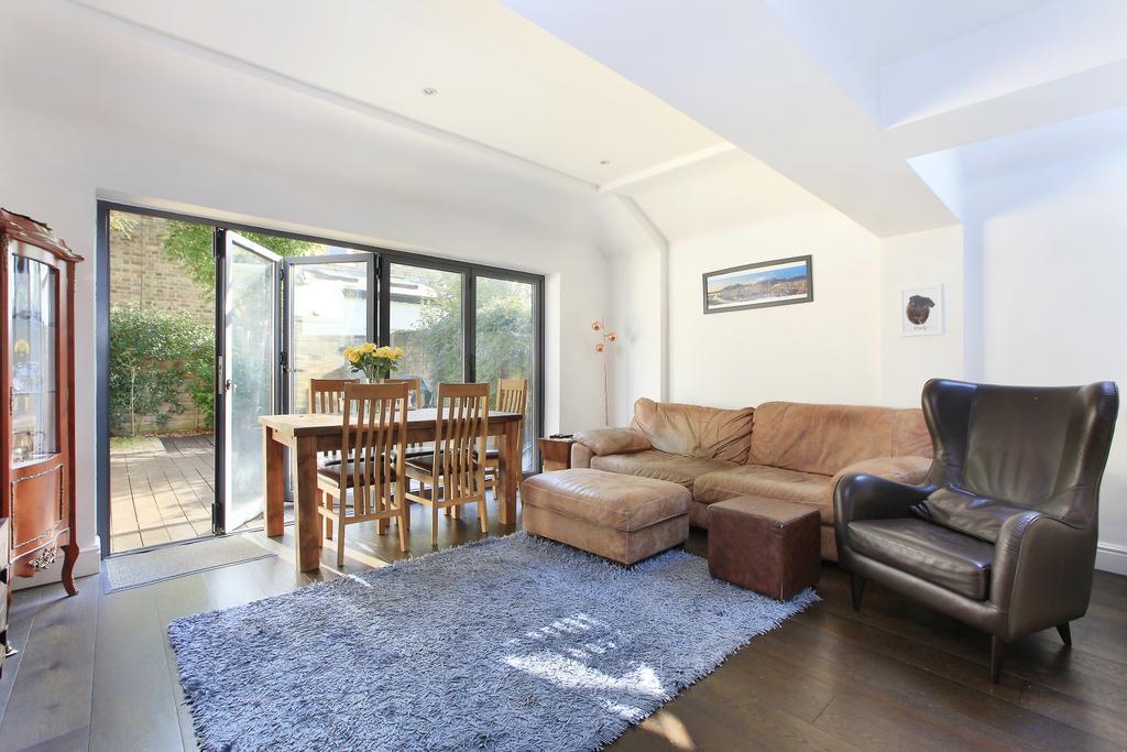 Apartment in London - View 5