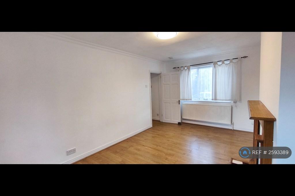 House in Brentford - View 2