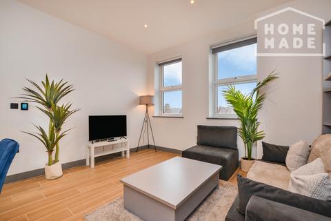 undefined, Avenir Court, N12