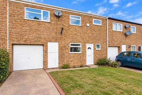 4 bedroom terraced house to rent, Oxclose, Bretton, Peterborough, PE3 8JR