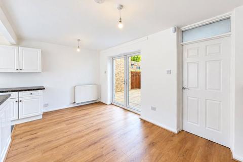 4 bedroom terraced house to rent, Oxclose, Bretton, Peterborough, PE3 8JR