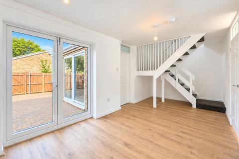 4 bedroom terraced house to rent, Oxclose, Bretton, Peterborough, PE3 8JR