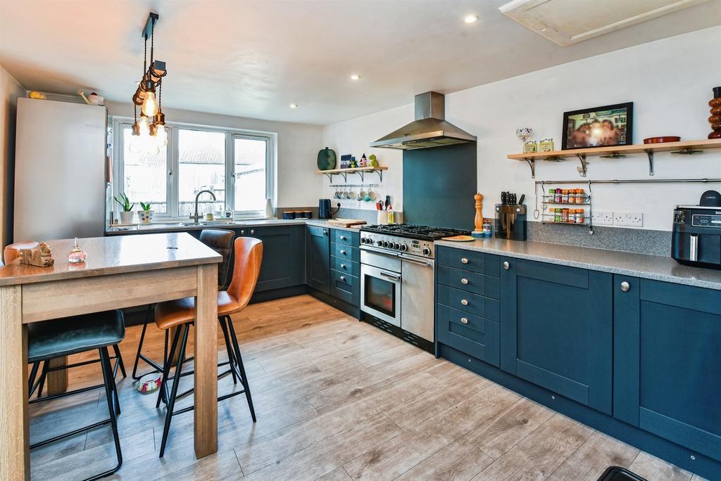 House in Warminster - View 3