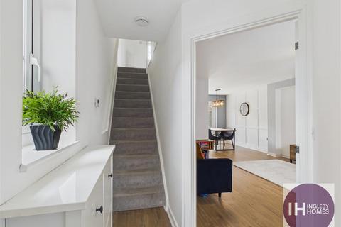 4 bedroom semi-detached house for sale, Sculptor Crescent, Queensgate