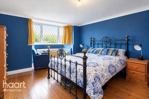 4 bedroom semi-detached house for sale, Oaklands Close, Orpington