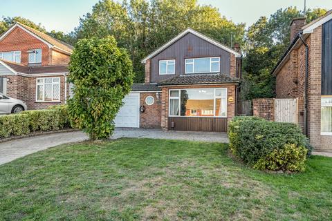 3 bedroom detached house for sale, Warren Gardens, Orpington