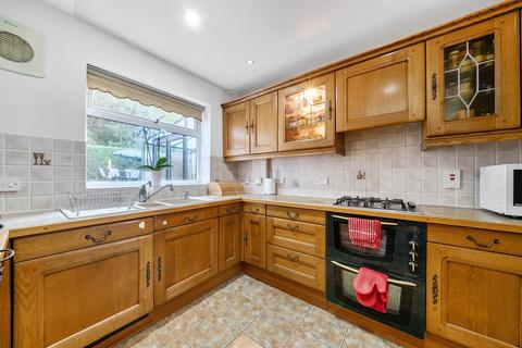 3 bedroom detached house for sale, Warren Gardens, Orpington