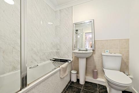 2 bedroom flat for sale, Dilston Grange, Wallsend, Tyne and Wear, NE28