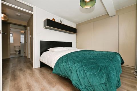 3 bedroom end of terrace house for sale, Lichfield Way, Broxbourne