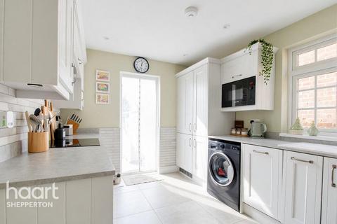 3 bedroom detached bungalow for sale, Marion Avenue, Shepperton