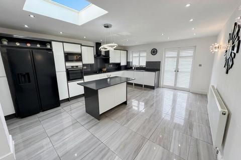 3 bedroom terraced house for sale, Cobham Road, Ilford