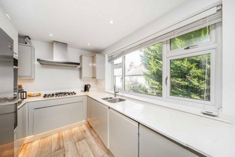 2 bedroom maisonette for sale, Thames Street, Sunbury-On-Thames TW16