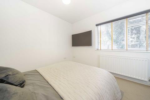 2 bedroom maisonette for sale, Thames Street, Sunbury-On-Thames TW16