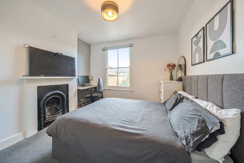 2 bedroom flat for sale, Henslowe Road, East Dulwich, London, SE22